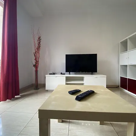 One Bedroom With Balcony In Los Cristianos, Marte Building Lejlighed